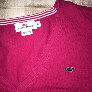 Woman’s Vineyard vines sweater size XL